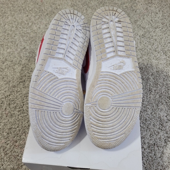 Women Air Jordan 1 Low - Picture 6 of 6